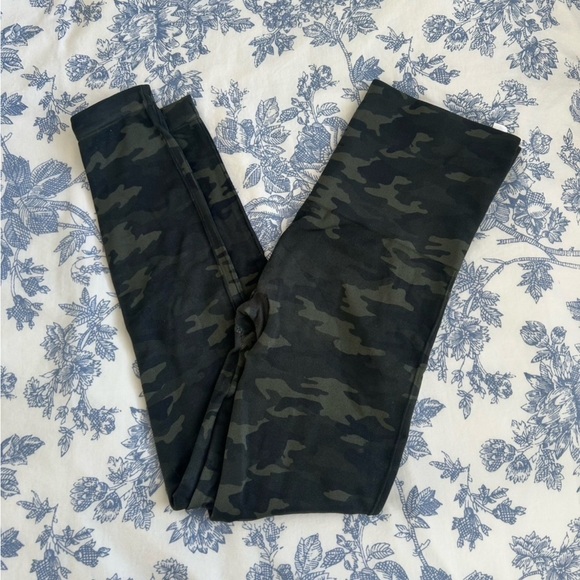 SPANX Pants - Spanx Seamless Leggings